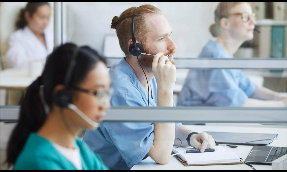 Boost Your Medical Practice with 24/7 Call Answering and Real-Time Chat Support