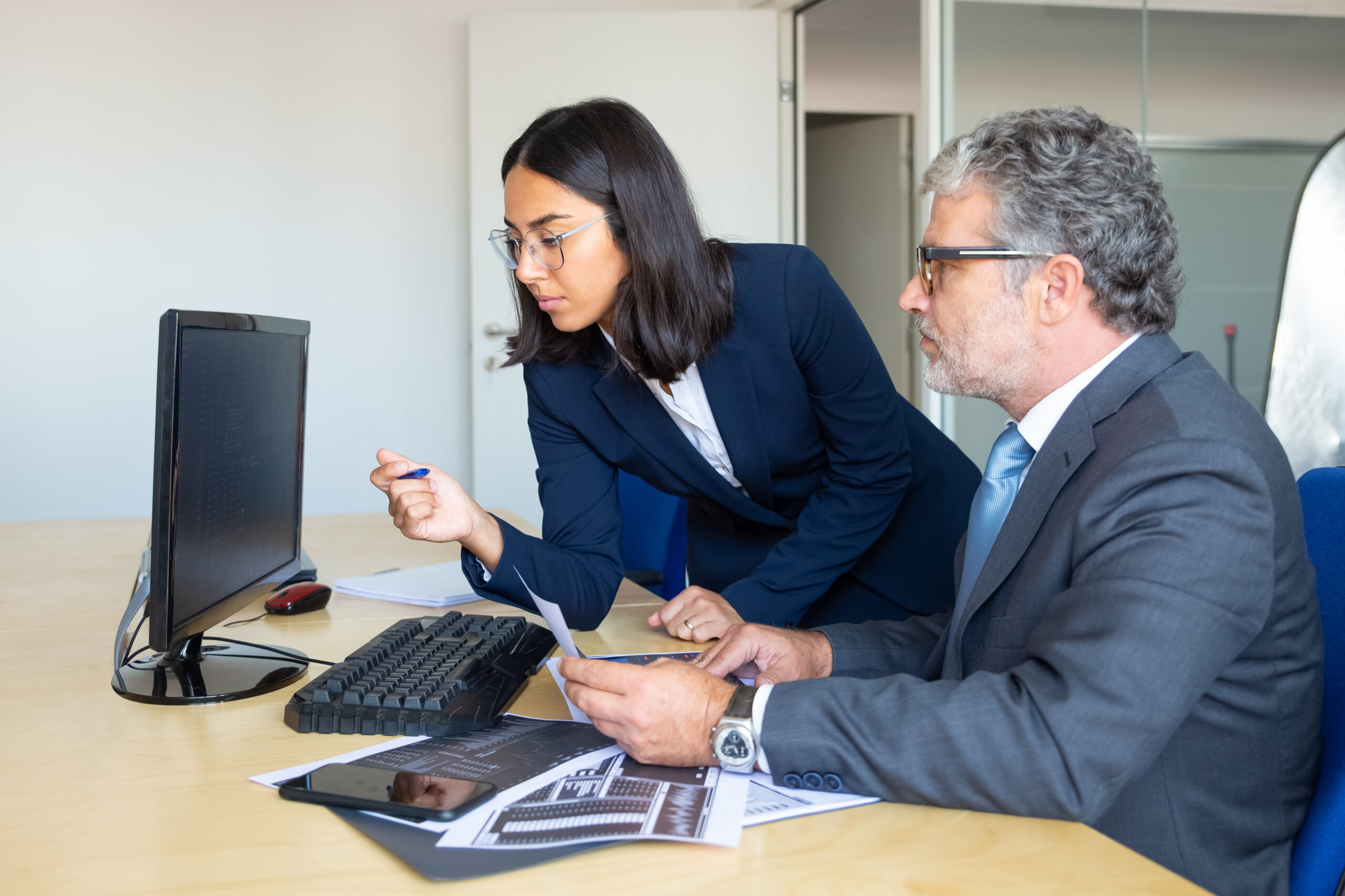 Why Financial Firms Need Live Answering for Client Support